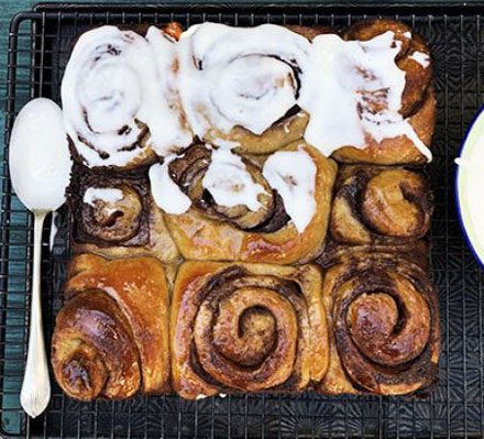 https://www.pontalo.net - Sourdough cinnamon buns