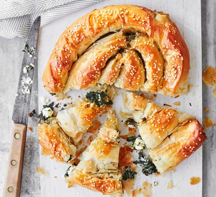 https://www.pontalo.net - Nettle spanakopita