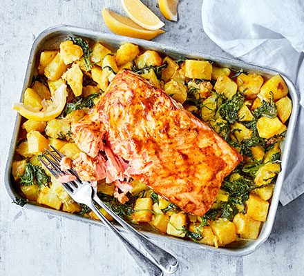 https://www.pontalo.net - Spiced salmon with traybaked sag aloo