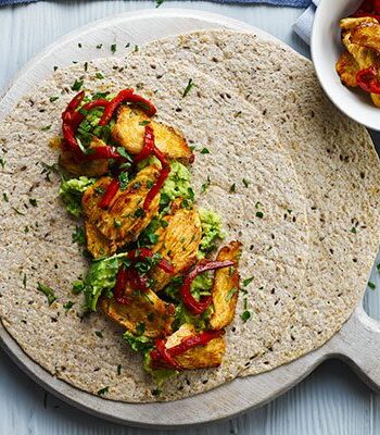 https://www.pontalo.net - Spicy chicken & avocado wraps