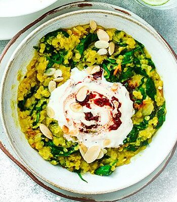 https://www.pontalo.net - Spinach dhal with harissa yogurt