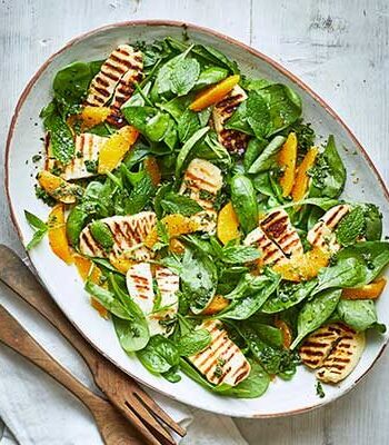 https://www.pontalo.net - Spinach & halloumi salad