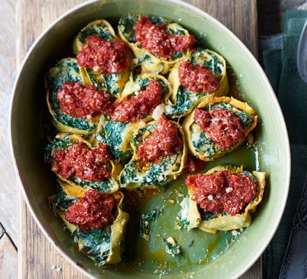 https://www.pontalo.net - Spinach & ricotta rotolo