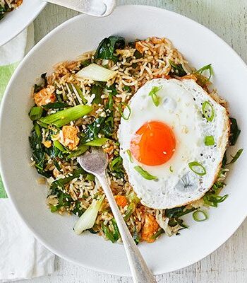 https://www.pontalo.net - Spring green fried rice & eggs