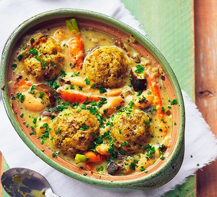 https://www.pontalo.net - Slow cooker vegetable stew with cheddar dumplings