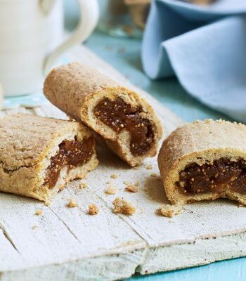 https://www.pontalo.net - Sticky toffee fig rolls