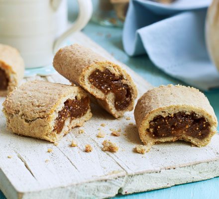 https://www.pontalo.net - Sticky toffee fig rolls