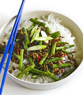 https://www.pontalo.net - Sichuan-style pork & green bean stir-fry