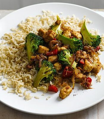 https://www.pontalo.net - Vegetarian stir-fry with broccoli & brown rice