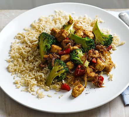 https://www.pontalo.net - Vegetarian stir-fry with broccoli & brown rice