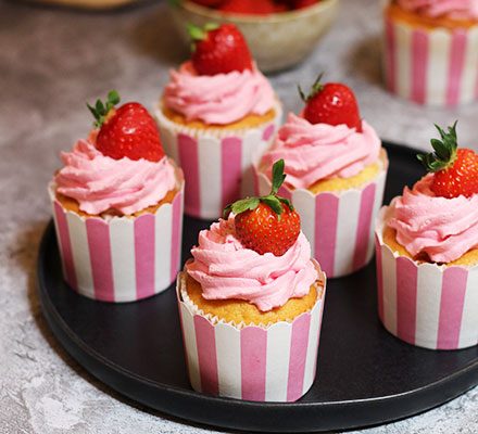 https://www.pontalo.net - Strawberry cupcakes