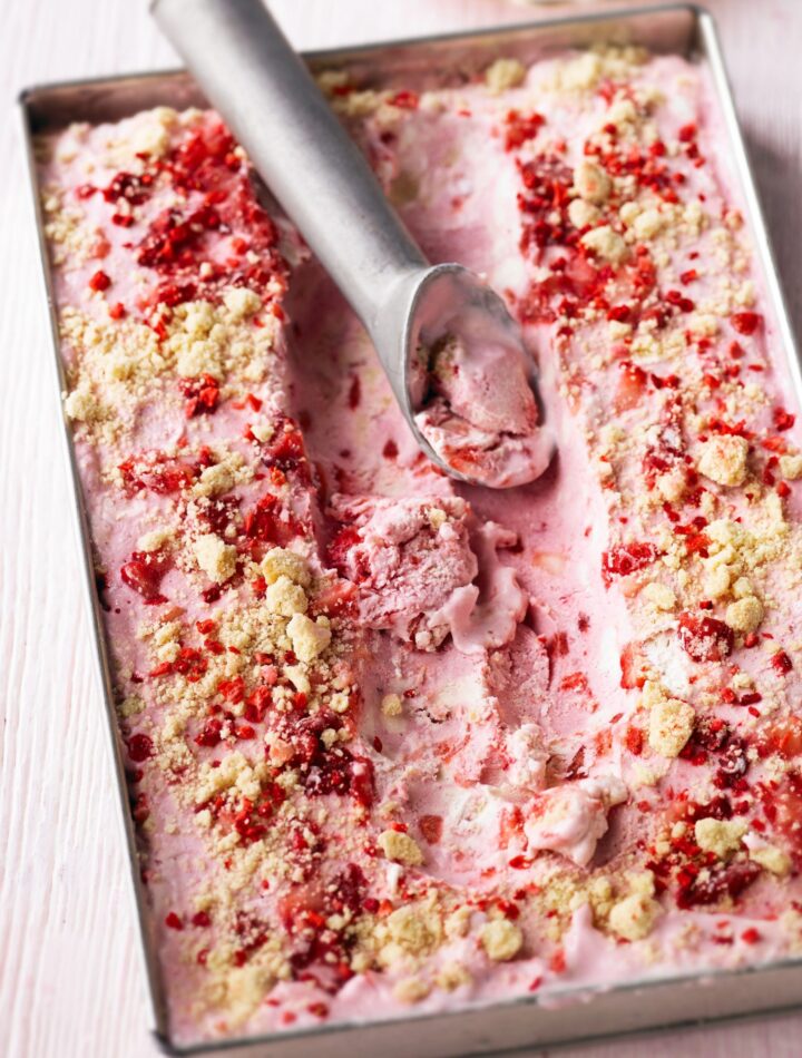 https://www.pontalo.net - Strawberry shortbread frozen yogurt