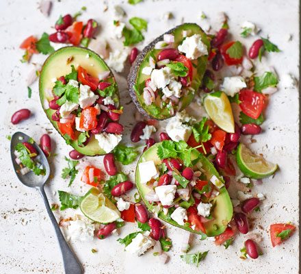 https://www.pontalo.net - Stuffed avocado with spicy beans & feta