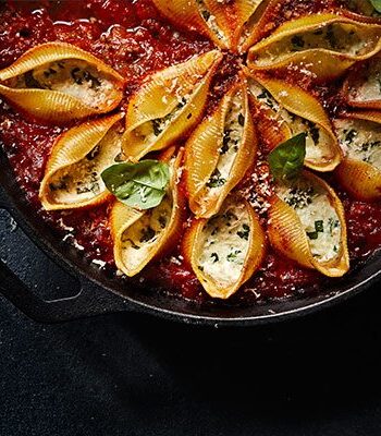 https://www.pontalo.net - Stuffed pasta bake bolognese