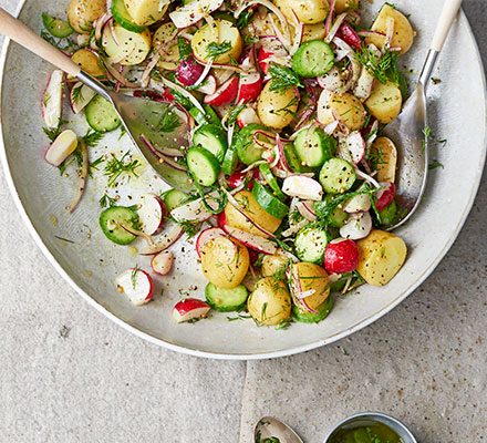 https://www.pontalo.net - Summer allotment salad with English mustard dressing