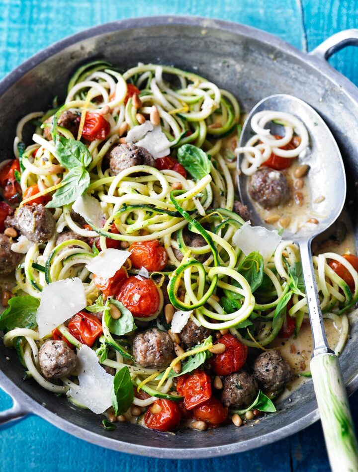 https://www.pontalo.net - Summer courgetti & meatballs