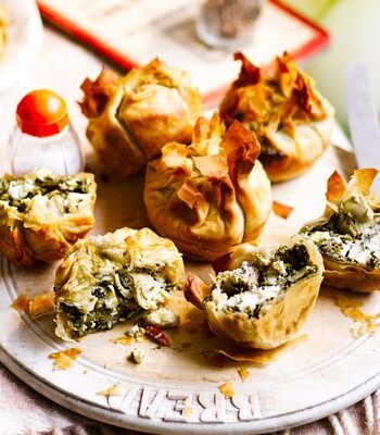 https://www.pontalo.net - Summer herb & feta pies