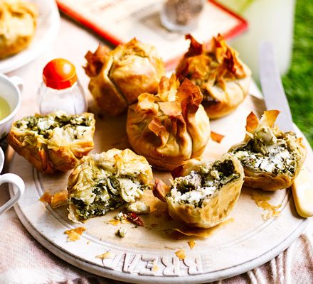 https://www.pontalo.net - Summer herb & feta pies