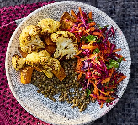 https://www.pontalo.net - Sweet potato & cauliflower lentil bowl