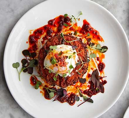 https://www.pontalo.net - Sweet potato cakes with poached eggs