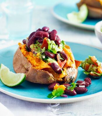 https://www.pontalo.net - Sweet potato jackets with guacamole & kidney beans