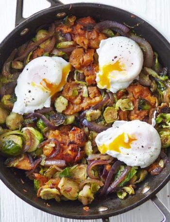 https://www.pontalo.net - Sweet potato & sprout hash with poached eggs