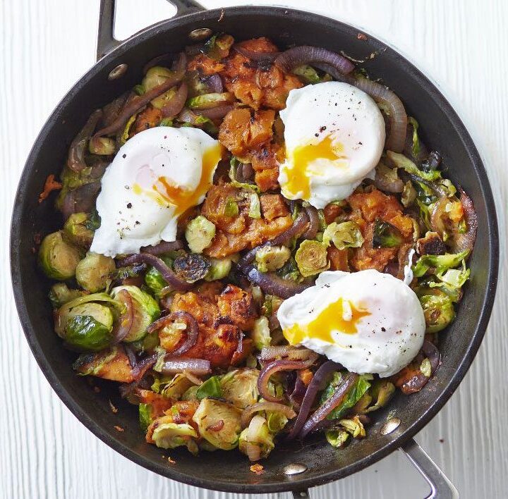 https://www.pontalo.net - Sweet potato & sprout hash with poached eggs