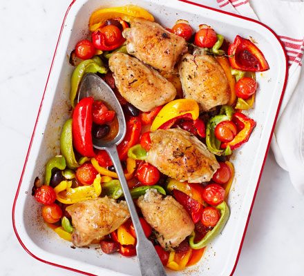 https://www.pontalo.net - Spanish chicken traybake with chorizo & peppers