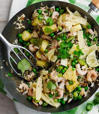 https://www.pontalo.net - Thai fried prawn & pineapple rice