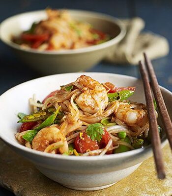 https://www.pontalo.net - Thai prawn & ginger noodles