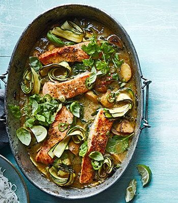 https://www.pontalo.net - One-pan Thai green salmon