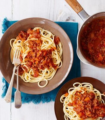 https://www.pontalo.net - The best spaghetti bolognese recipe