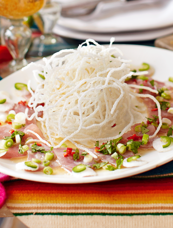 https://www.pontalo.net - Tiradito chifa (tuna sashimi Peruvian style)