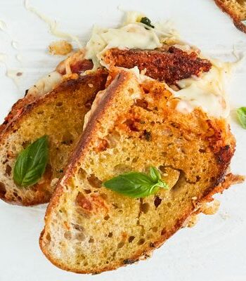 https://www.pontalo.net - Tomato & mozzarella toastie