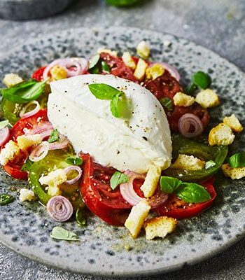 https://www.pontalo.net - Tomato & mozzarella salad