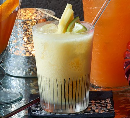 https://www.pontalo.net - Tropical coconut rum punch