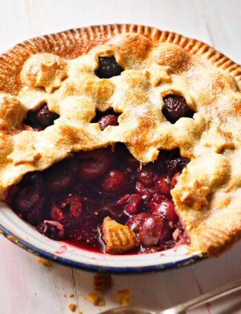 https://www.pontalo.net - Vanilla cherry pie