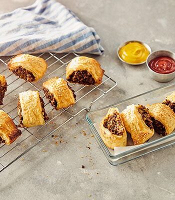 https://www.pontalo.net - Vegan sausage rolls