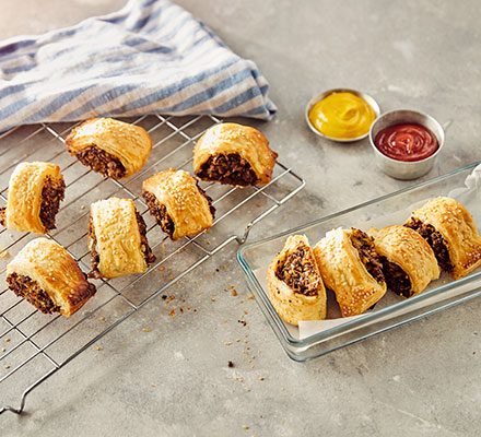 https://www.pontalo.net - Vegan sausage rolls