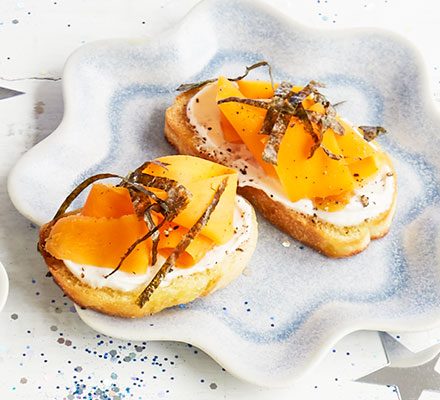 https://www.pontalo.net - Vegan ‘smoked salmon’ toasts