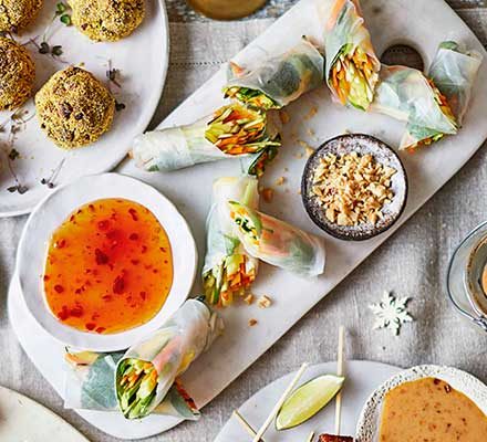 https://www.pontalo.net - Vegan rainbow spring rolls