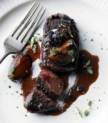 https://www.pontalo.net - Pan-fried venison with sloe gin & plum sauce