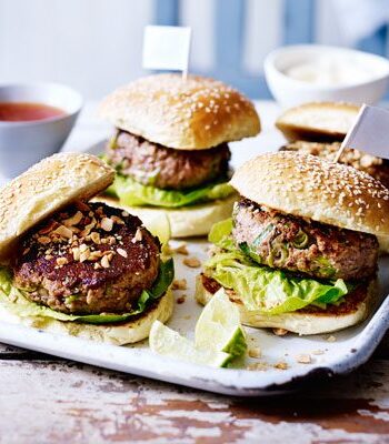 https://www.pontalo.net - Vietnamese pork & peanut burgers