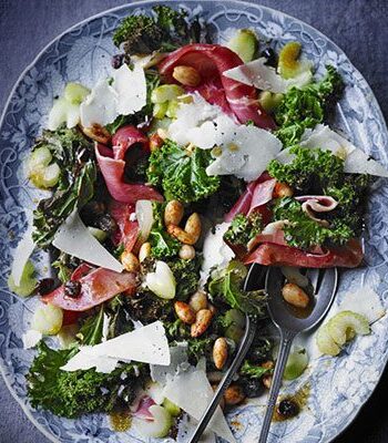 https://www.pontalo.net - Warm kale salad with almonds & Serrano ham