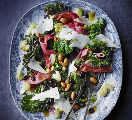 https://www.pontalo.net - Warm kale salad with almonds & Serrano ham