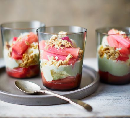 https://www.pontalo.net - White chocolate mousse with poached rhubarb