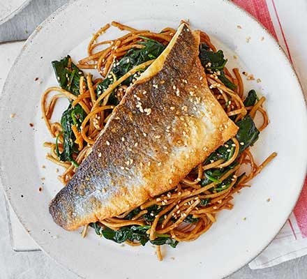 https://www.pontalo.net - White fish with sesame noodles