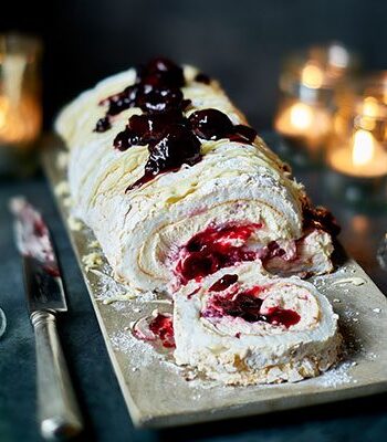 https://www.pontalo.net - White forest meringue roulade