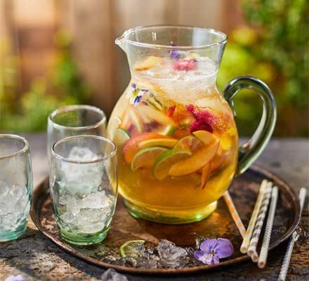 https://www.pontalo.net - White wine sangria