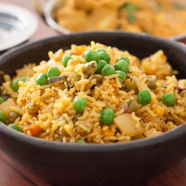 https://www.pontalo.net - Chettinad Vegetable Pulav Recipe -